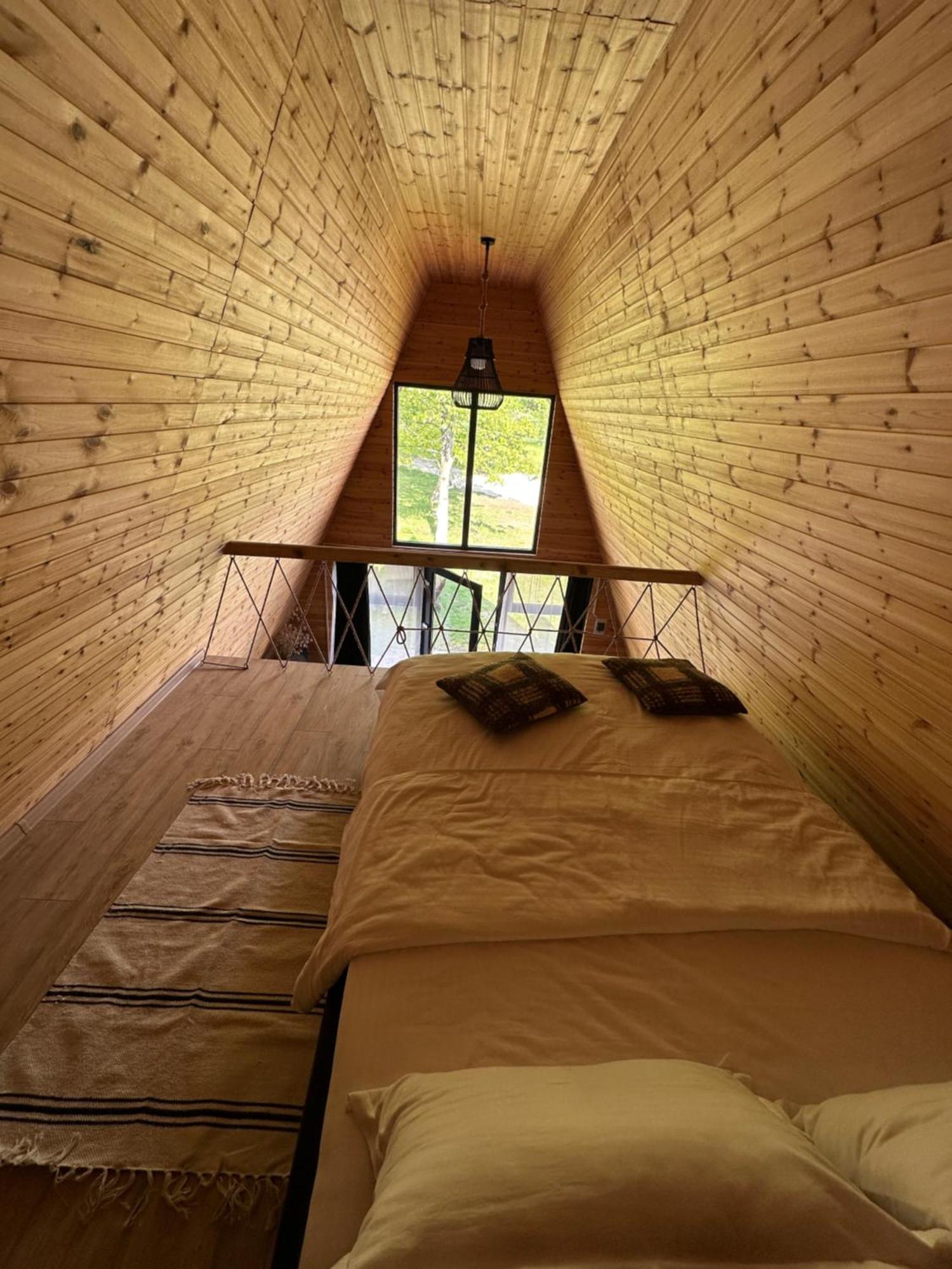 Отель The Frog Glamping Хорезу Экстерьер фото